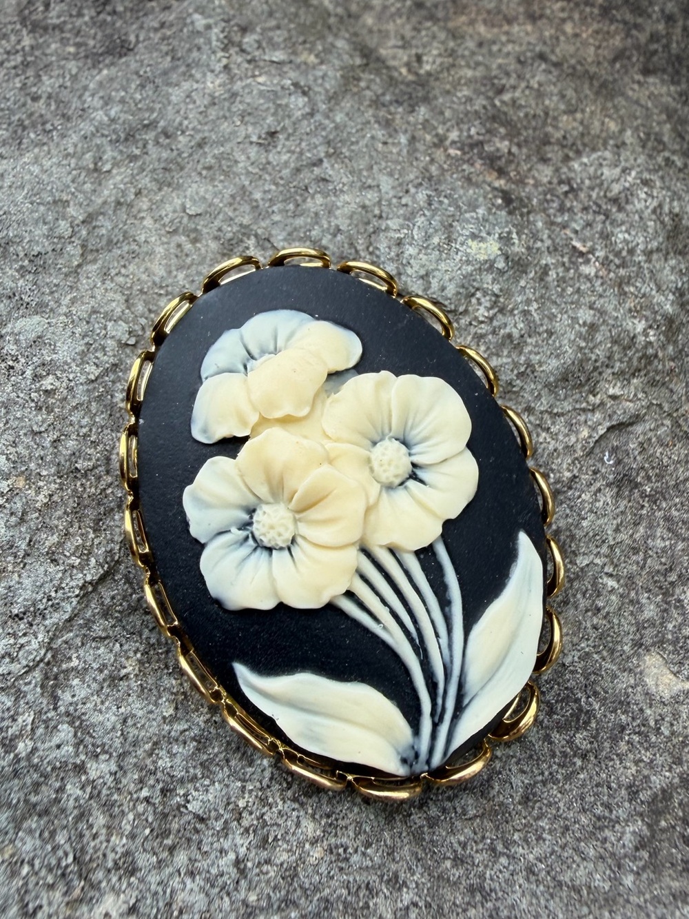 Vintage Floral Cameo Black Gold Brooch Pendent - Picture 6 of 7
